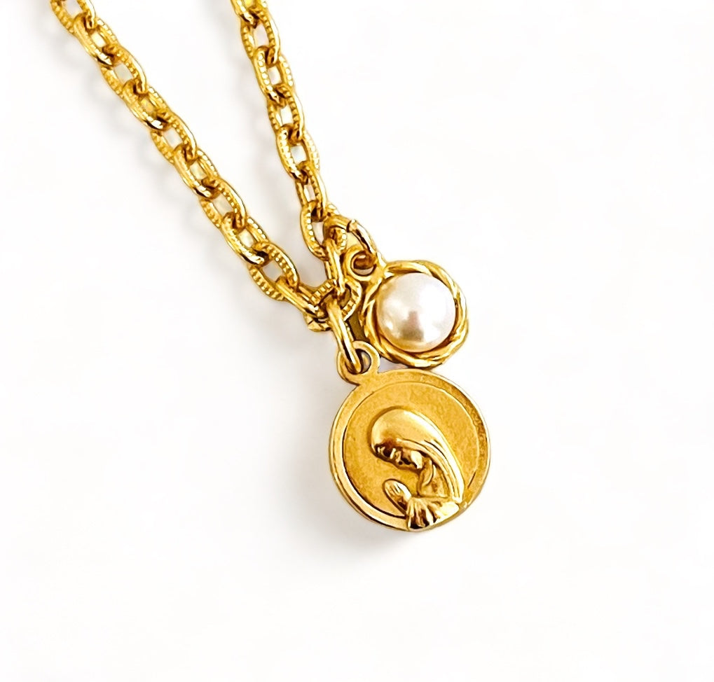 Virgen Niña Mini CAMILA Chain ✨Short Necklace CHOOSE LENGTH: Short 16”-18”✨ Medium: 18”-20” or Longer-Mid Length: 20”-22”📸 Seen Above Longer-Mid