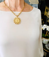 Sagrado CORAZÓN de Jesus with Pearl Rays ✨ REGINA Chain Short Necklace 18”-20”