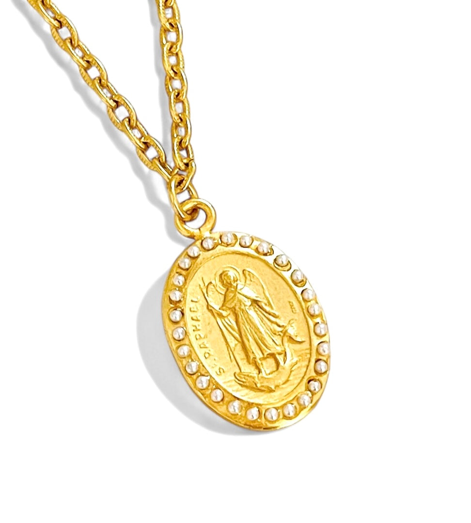 Rafael Arcángel Pearl Charm✨ HEALER ✨ te ayuda a Sanar heridas Emocionales y Físicas ✨CAMILA Chain 16”-18”