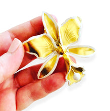 ONLY 1 LEFT!!! CATTLEYA Orchid in IVORY Pin/Brooch ✨ Pendant Necklace Pendant Option at the Back✨Chain or Choker Necklace Option Available Below ⬇️