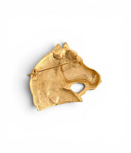 Caballo Golden 🐎 Pin 🧷