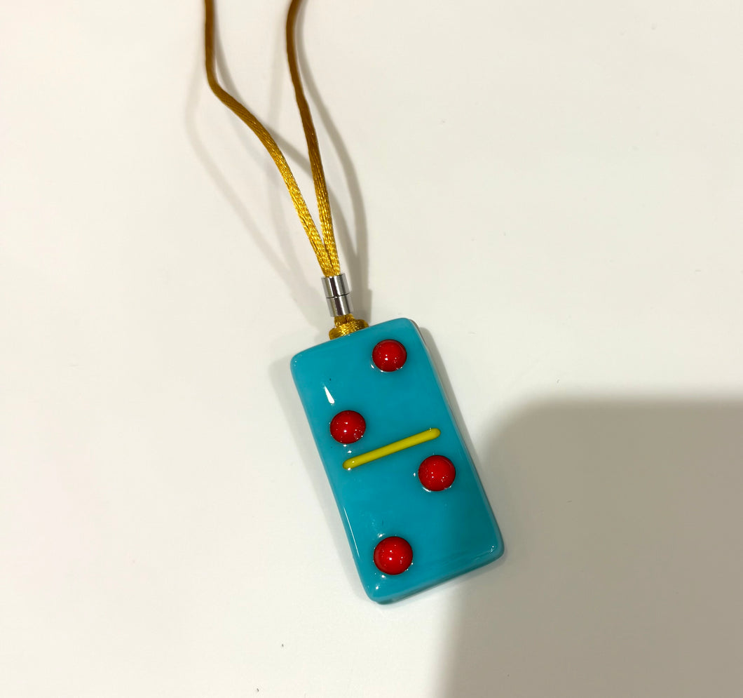 1 DOMINO en SATIN