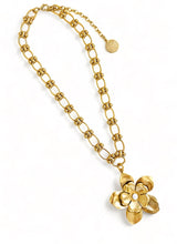 ONLY 1 LEFT!!! Gold Flower with White Enamel Center ✨ VICTORIA Chain Short Necklace 18”-20”