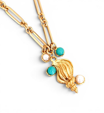 Concha 🐚 with Turquoise Color & Pearl Charms on Sofia Chain Short Necklace 20-22”