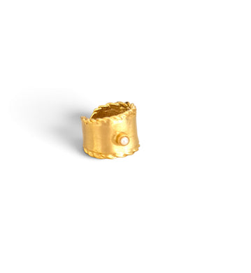 Earcuff with Pearl detail