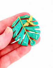 SOLD OUT!!! Available at Reinhold MEN ✨ HOJA 🍃 ABEJA 🐝 Pin 🧷 with Hand Painted Enamel Detail