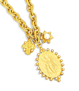 Angel Alas 🪽 de la Guarda Medallón✨”Ángel de mi guarda, dulce compañía, no me desampares ni de noche ni de día” ✨ Cross & Pearl Charms ✨CATALINA Chain 20”-22”✨